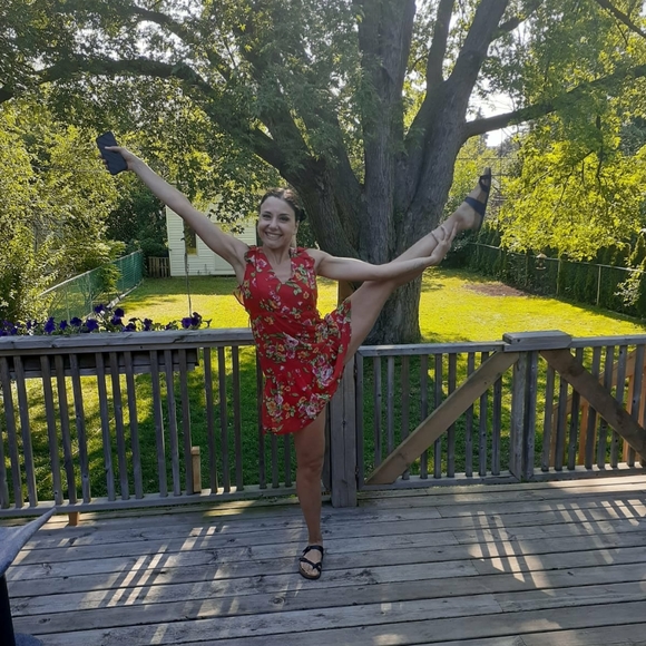 Meet your Posher, Özlem - Picture 1 of 2